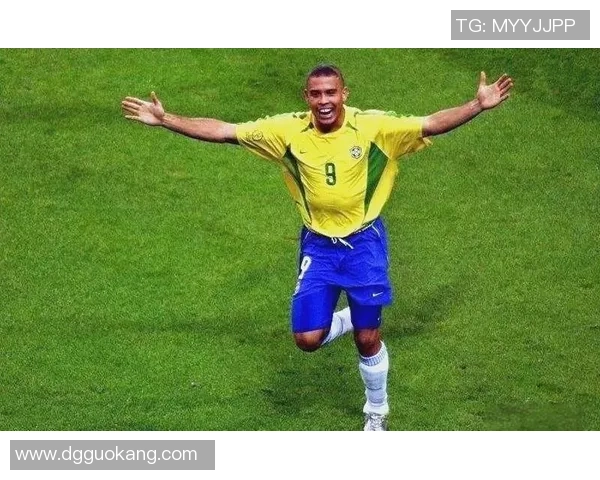 足球中场边锋的战术角色与技术特点解析及其在现代足球中的重要性